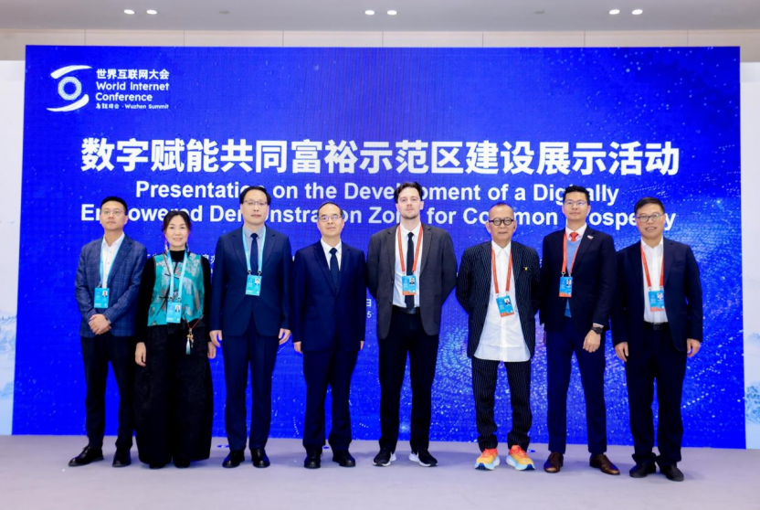 1762478996680277.png 640 (3).png